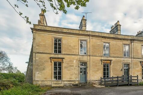 4 bedroom end of terrace house for sale