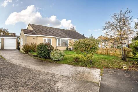 3 bedroom semi-detached bungalow for sale