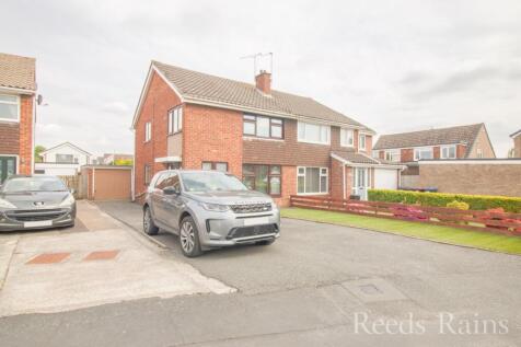 3 bedroom semi-detached house for sale