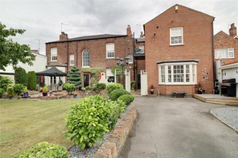 5 bedroom semi-detached house for sale