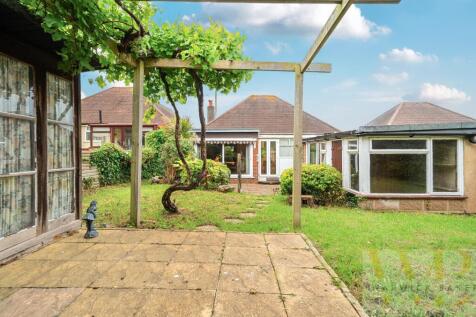Millcroft Avenue, Southwick, Brighton 2 bed detached bungalow for sale
