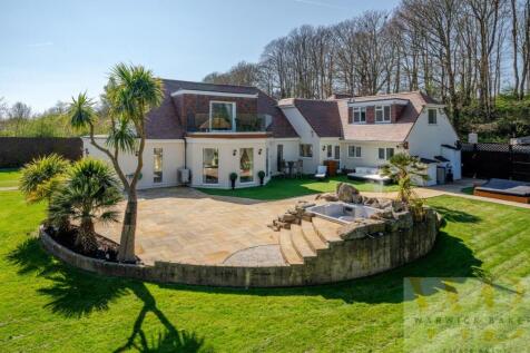 Coombes Road, Lancing 6 bed detached house for sale