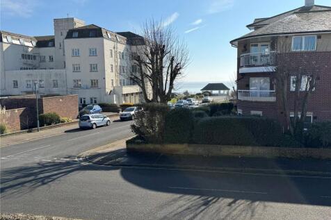 3 bedroom maisonette for sale