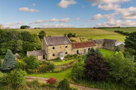 Whitby YO21 4 bed detached house for sale