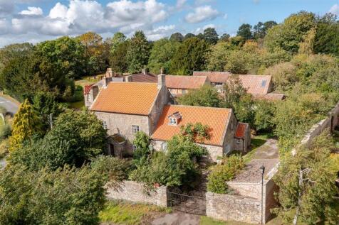 6 bedroom detached house for sale