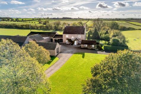 4 bedroom country house for sale