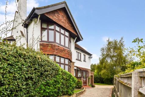 14 Priory Road, Arundel 4 bed detached house for sale