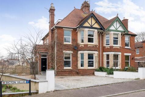 6 bedroom semi-detached house for sale