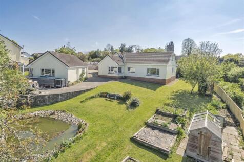 St. Michaels Close, Alphington, Exeter 3 bed bungalow for sale
