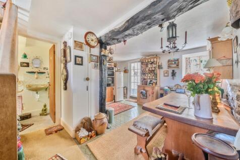 2 bedroom semi-detached house for sale
