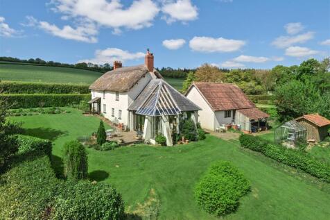 Crediton 4 bed detached house for sale