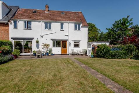 3 bedroom semi-detached house for sale