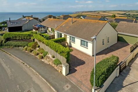 Shrubberies Hill, Porthleven, Helston 3 bed bungalow for sale