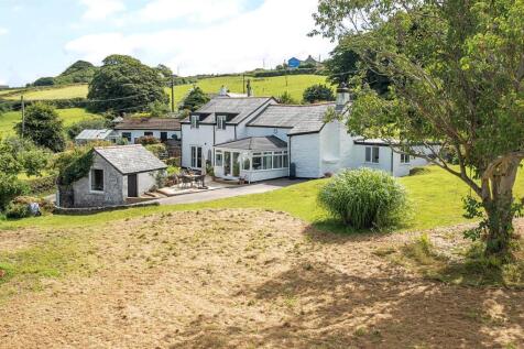 Menna Lane, St Austell 5 bed detached house for sale