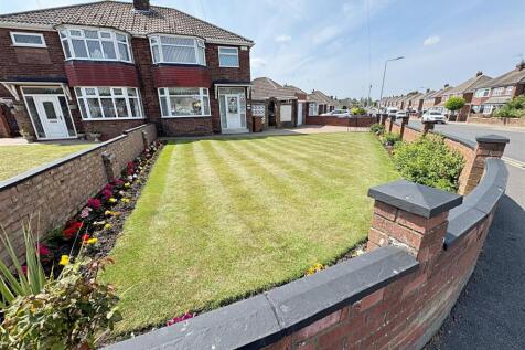 Penshurst Road, Cleethorpes, N.E.... 3 bed semi
