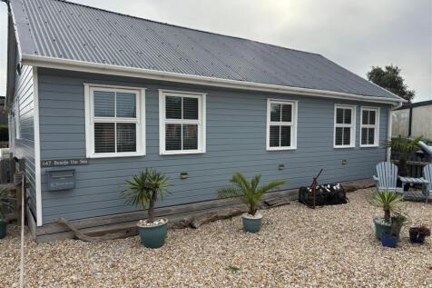 147 Main Road, Humberston Fitties... 4 bed detached bungalow for sale