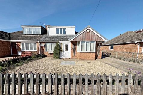 Stephen Crescent, Humberston... 2 bed semi