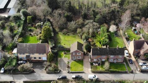 2 bedroom detached house for sale
