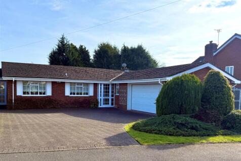 Lodge Close, Halesowen 3 bed detached bungalow for sale