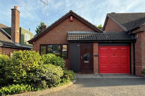 2 bedroom semi-detached bungalow for sale