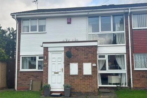 Pinewood Drive, Birmingham 2 bed maisonette for sale