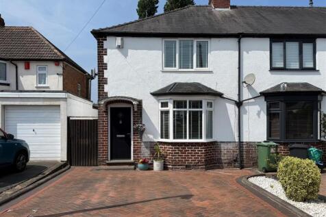 Lyttleton Avenue, Halesowen 2 bed end of terrace house for sale