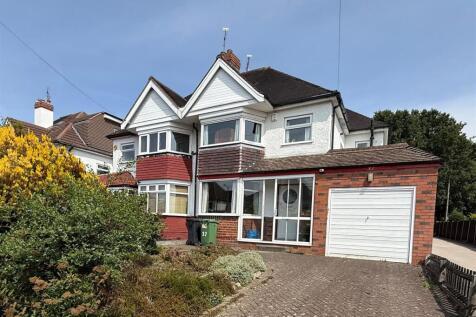 3 bedroom semi-detached house for sale