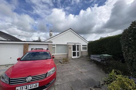 Maes Gerddi, Porthmadog 3 bed bungalow for sale