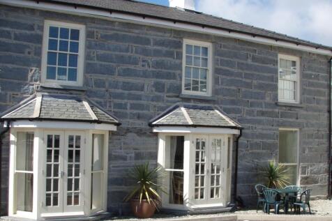 Porthmadog 2 bed apartment for sale