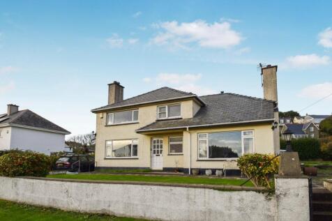 Lon Merllyn, Criccieth 4 bed detached house for sale
