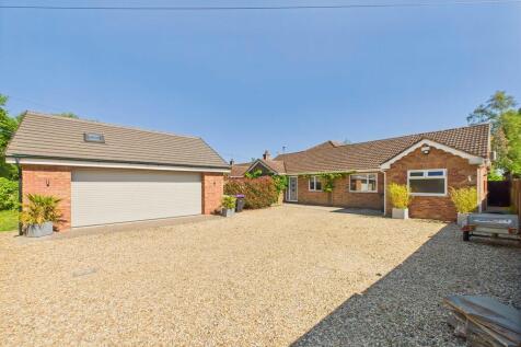 Witham Road, Woodhall Spa LN10 5 bed detached bungalow for sale