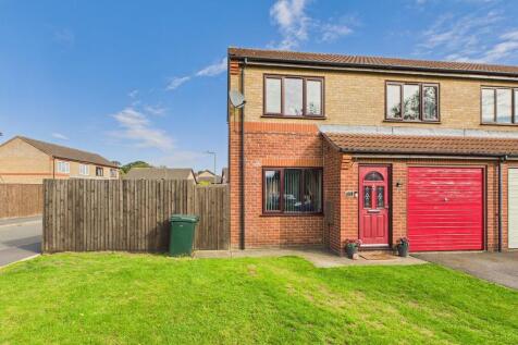 3 bedroom semi-detached house for sale