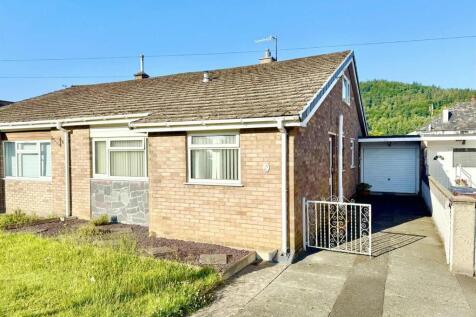 3 bedroom semi-detached bungalow for sale