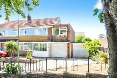 Derwentwater Avenue, Chester Le... 4 bed semi