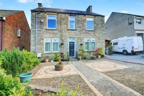 Consett Road, Consett, County Durham... 3 bed detached house for sale