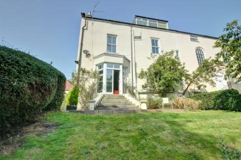 5 bedroom semi-detached house for sale