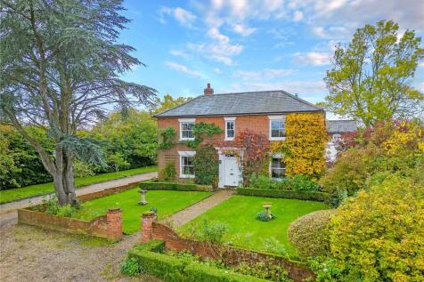 Morris Green, Sible Hedingham... 4 bed detached house for sale