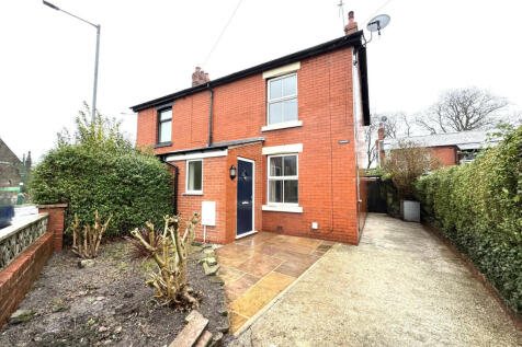 2 bedroom semi-detached house for sale