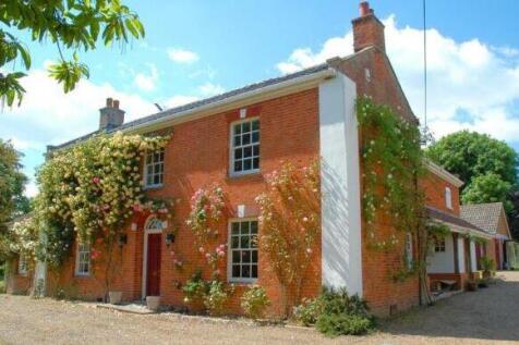5 bedroom country house for sale