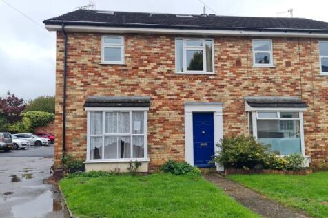 2 bedroom maisonette for sale