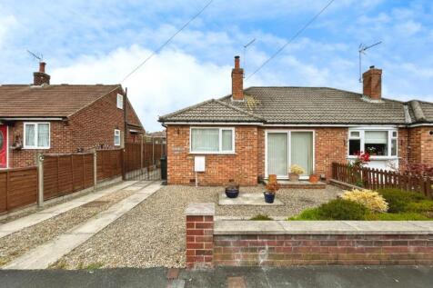 2 bedroom semi-detached bungalow for sale