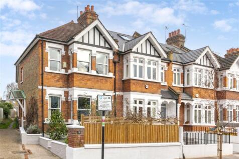 5 bedroom end of terrace house for sale