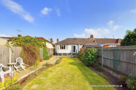 2 bedroom semi-detached bungalow for sale