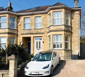 5 bedroom semi-detached house for sale