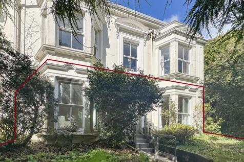 Falmouth 2 bed apartment for sale