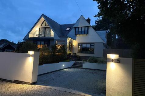 Alexandra Road, Kingsdown CT14 5 bed detached house for sale