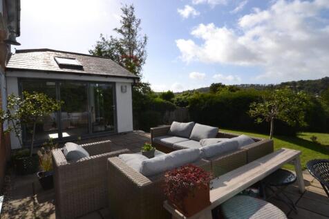 London Road, River CT17 5 bed detached house for sale
