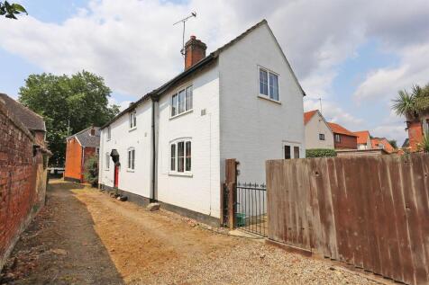 The Green, Acle, NR13 3 bed cottage for sale