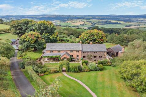 Llandyssil, Montgomery, Powys, SY15 4 bed equestrian property for sale
