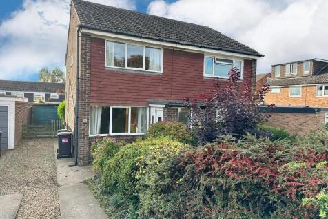 2 bedroom semi-detached house for sale